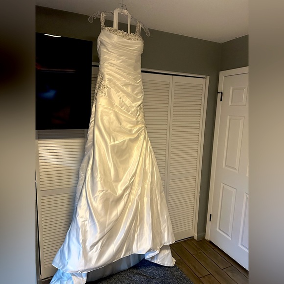 NWT Essense Of Australia Ivory Wedding Gown Sz 8 - Picture 8 of 11